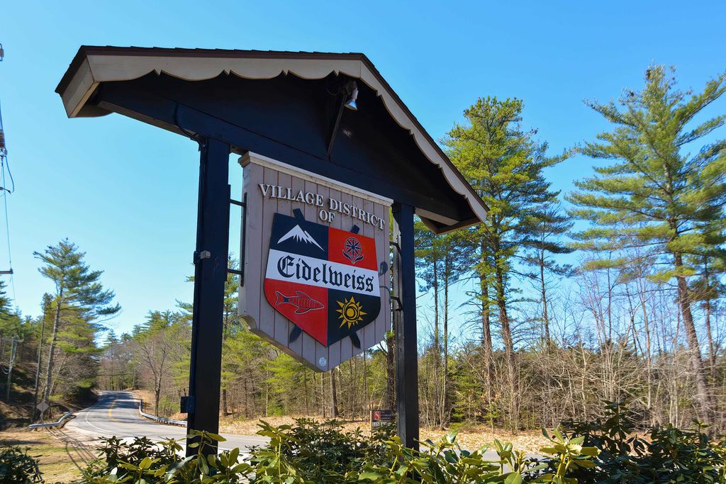 22 & 24 Adelboden Way 28/29, Madison, NH 03849