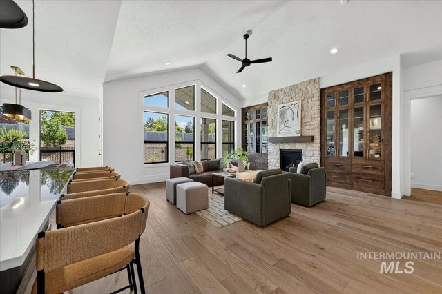 2368 N Annadale Pl, Eagle, ID 83616