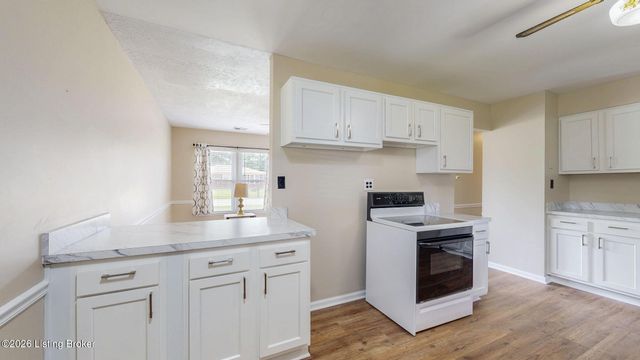 6217 Hackberry Way, Louisville, KY 40229