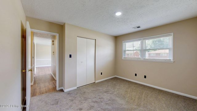 6217 Hackberry Way, Louisville, KY 40229