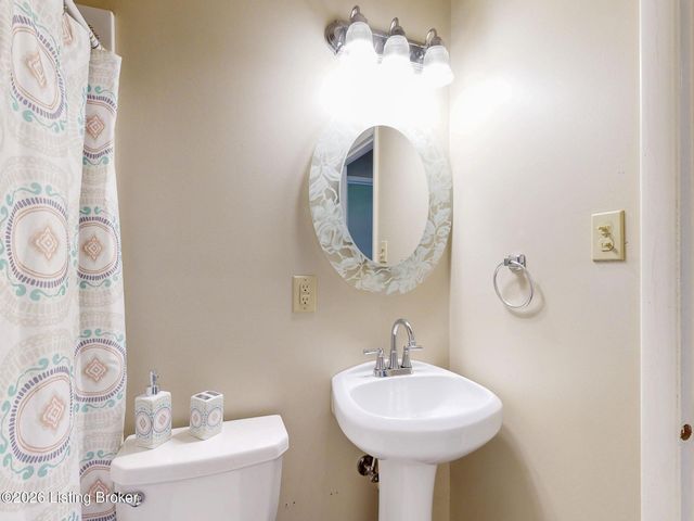 6217 Hackberry Way, Louisville, KY 40229