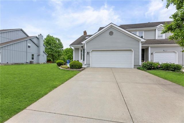 10715 W 116th Terrace, Overland Park, KS 66210