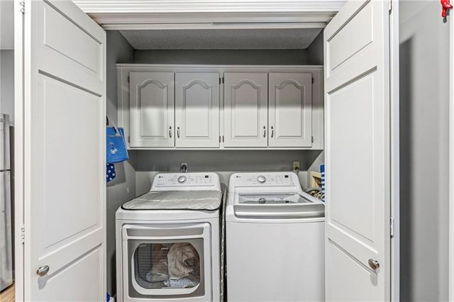 10715 W 116th Terrace, Overland Park, KS 66210