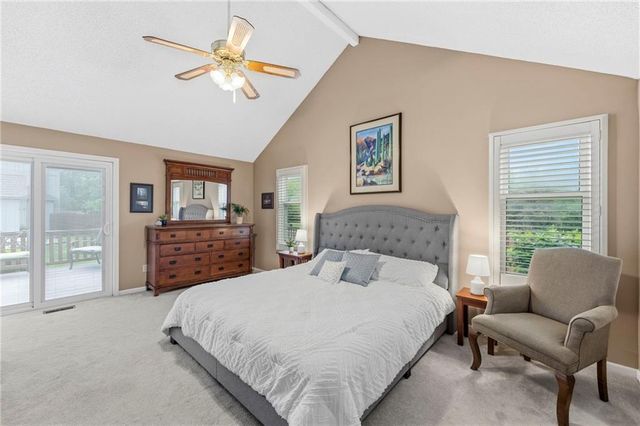 10715 W 116th Terrace, Overland Park, KS 66210