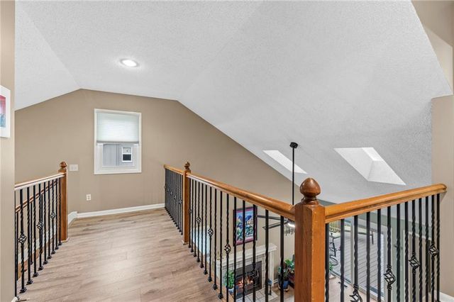10715 W 116th Terrace, Overland Park, KS 66210