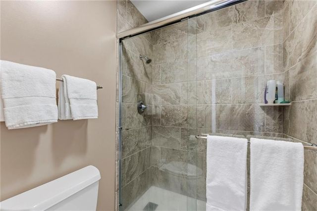 10715 W 116th Terrace, Overland Park, KS 66210