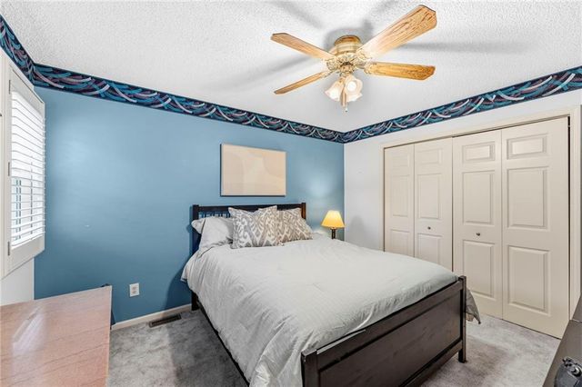 10715 W 116th Terrace, Overland Park, KS 66210