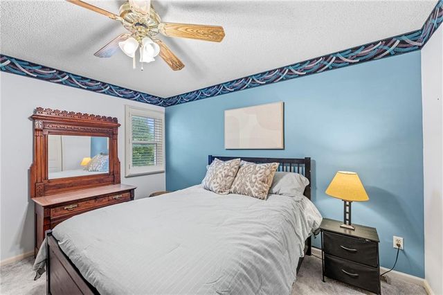 10715 W 116th Terrace, Overland Park, KS 66210