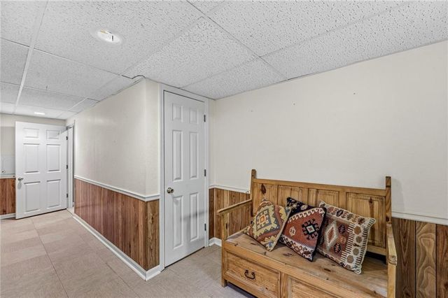 10715 W 116th Terrace, Overland Park, KS 66210