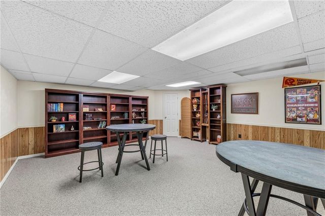 10715 W 116th Terrace, Overland Park, KS 66210