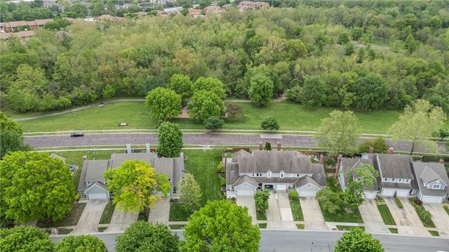 10715 W 116th Terrace, Overland Park, KS 66210