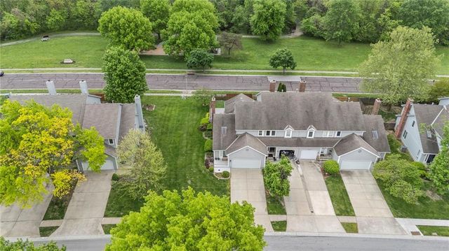 10715 W 116th Terrace, Overland Park, KS 66210