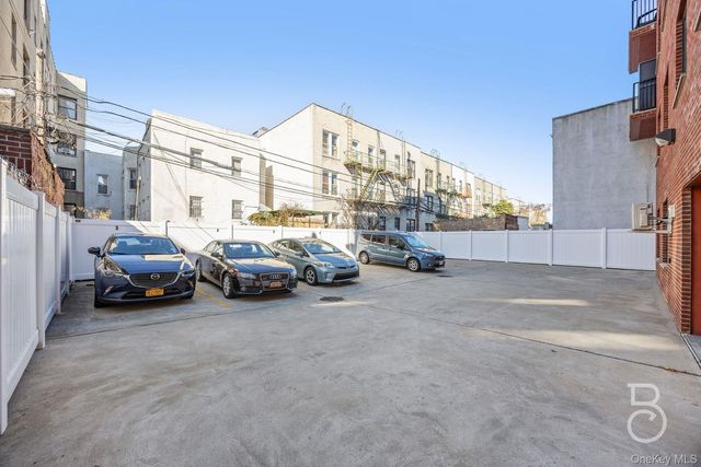 25-74 34th Street 4C, Astoria, NY 11103