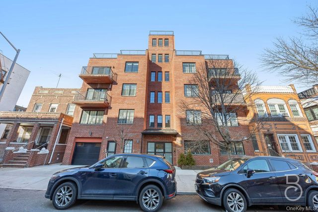 25-74 34th Street 4C, Astoria, NY 11103