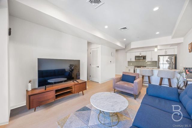 25-74 34th Street 4C, Astoria, NY 11103