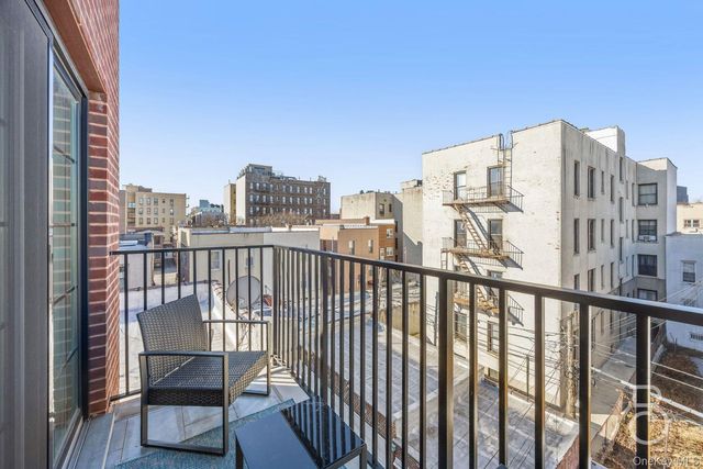 25-74 34th Street 4C, Astoria, NY 11103