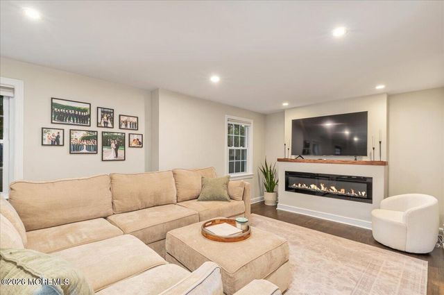 203 Florence Place, Middletown, NJ 07748