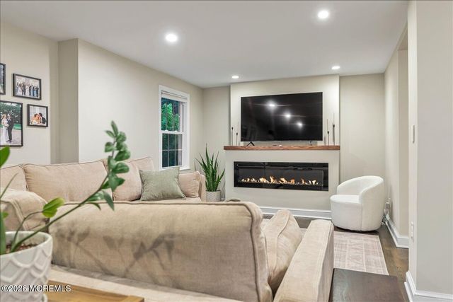 203 Florence Place, Middletown, NJ 07748