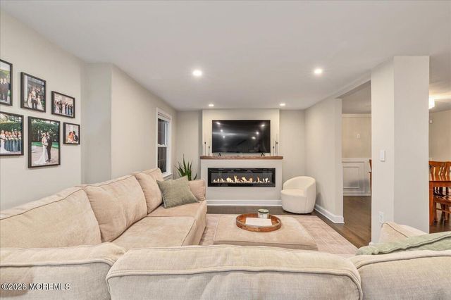 203 Florence Place, Middletown, NJ 07748