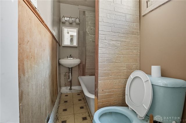 924 Fairbanks Avenue, Cincinnati, OH 45205