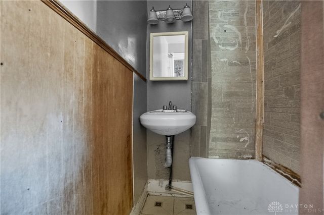 924 Fairbanks Avenue, Cincinnati, OH 45205