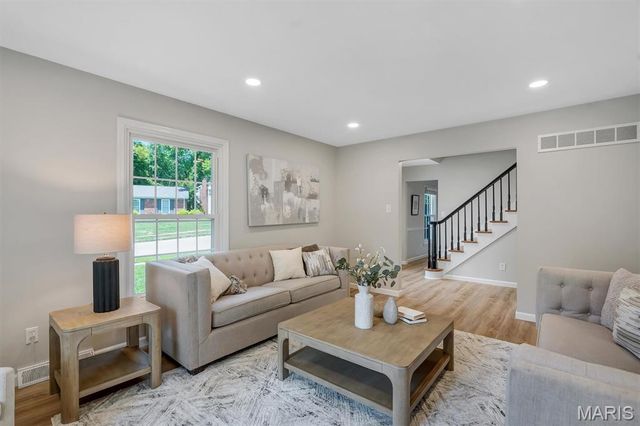 343 Ridge Trail Drive, Chesterfield, MO 63017