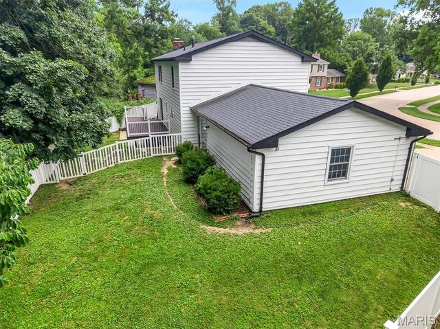 343 Ridge Trail Drive, Chesterfield, MO 63017