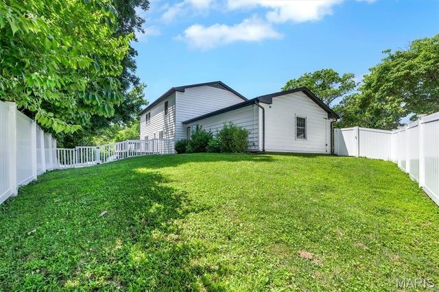 343 Ridge Trail Drive, Chesterfield, MO 63017