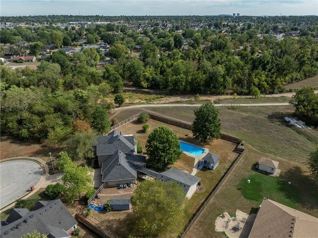 702 N 27th Street, Rogers, AR 72756