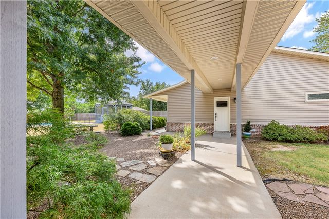702 N 27th Street, Rogers, AR 72756