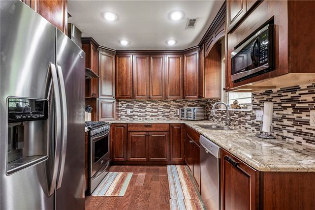 702 N 27th Street, Rogers, AR 72756