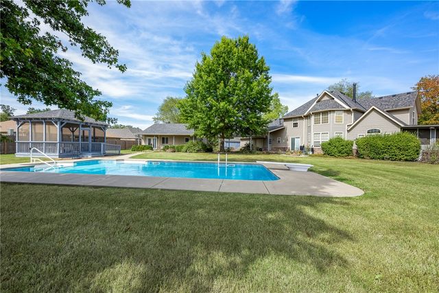 702 N 27th Street, Rogers, AR 72756
