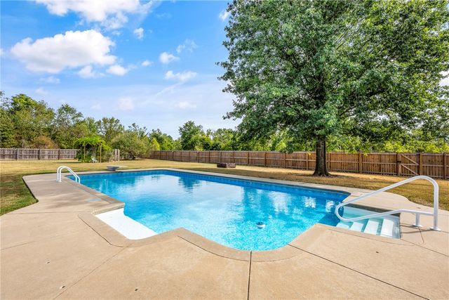 702 N 27th Street, Rogers, AR 72756