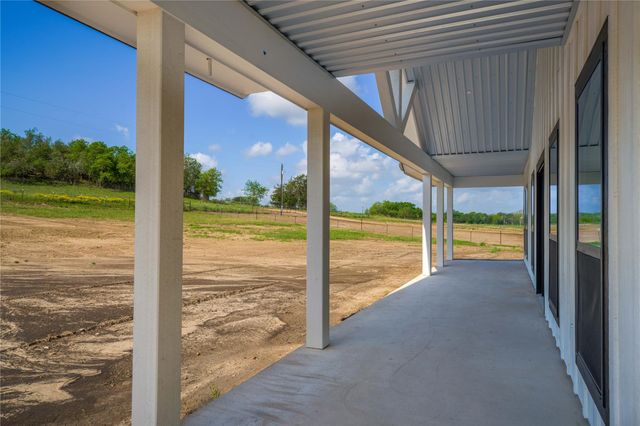 9391 Hajovsky RD, La Grange, TX 78945