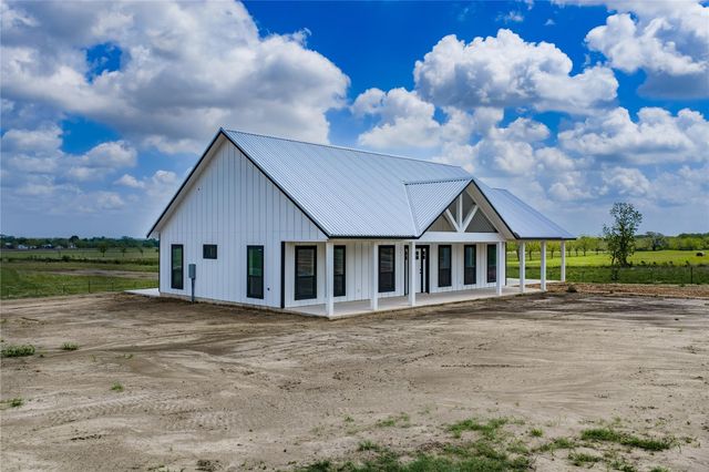 9391 Hajovsky RD, La Grange, TX 78945