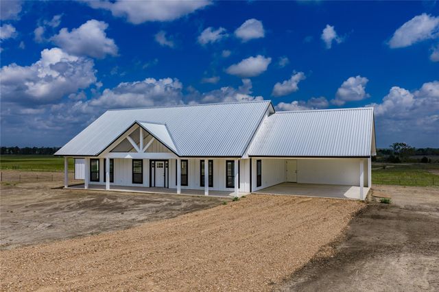 9391 Hajovsky RD, La Grange, TX 78945
