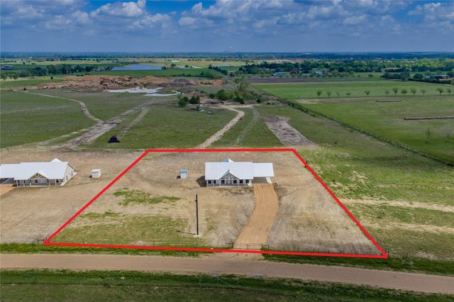 9391 Hajovsky RD, La Grange, TX 78945