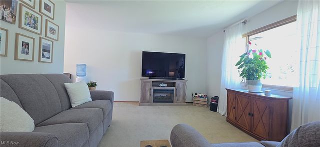 15485 Albion Road, Strongsville, OH 44136