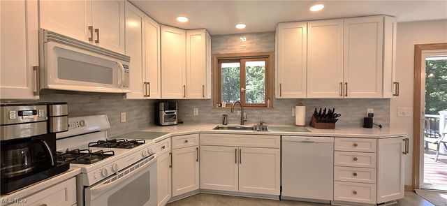 15485 Albion Road, Strongsville, OH 44136