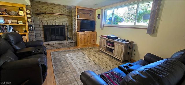 15485 Albion Road, Strongsville, OH 44136