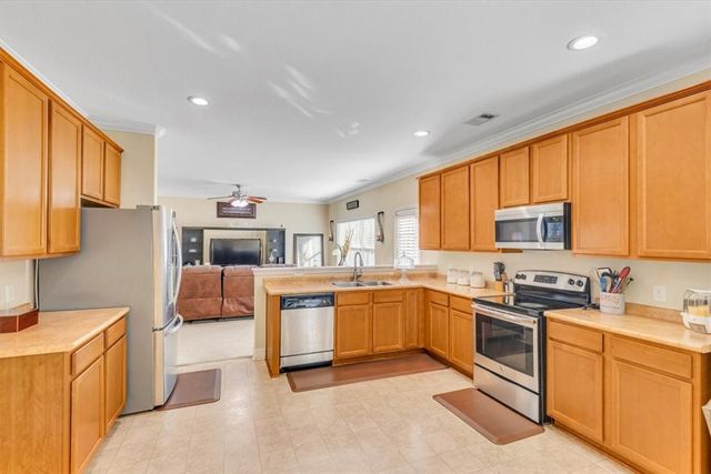 1077 Marne Blvd, Hinesville, GA 31313