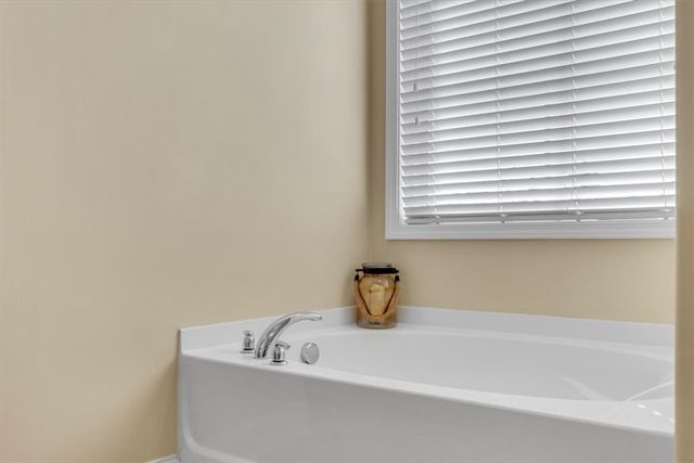 1077 Marne Blvd, Hinesville, GA 31313