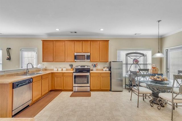 1077 Marne Blvd, Hinesville, GA 31313