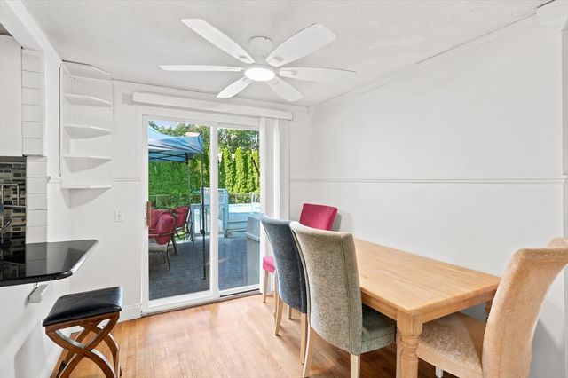 16 Edgelawn Ave, Chelmsford, MA 01863