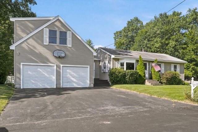 16 Edgelawn Ave, Chelmsford, MA 01863