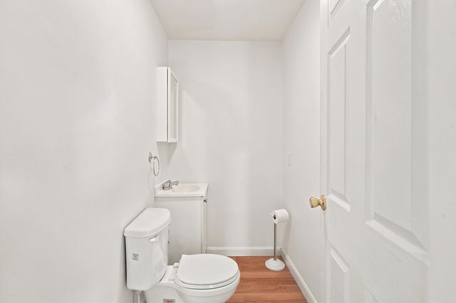 16 Edgelawn Ave, Chelmsford, MA 01863