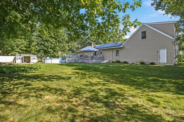 16 Edgelawn Ave, Chelmsford, MA 01863
