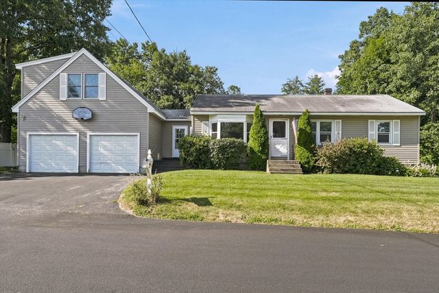 16 Edgelawn Ave, Chelmsford, MA 01863