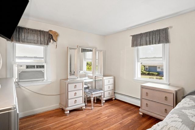 16 Edgelawn Ave, Chelmsford, MA 01863