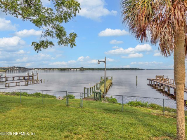 115 SUNSET POINT Road, East Palatka, FL 32131